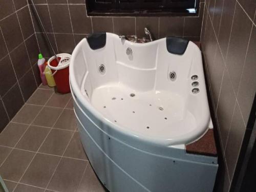 5pax Gold Coast Morib Resort - Banting Sepang KLIA Tanjung Sepat 5pax Gold Coast Morib Resort - Banting Sepang KLIA Tanjung Sepat