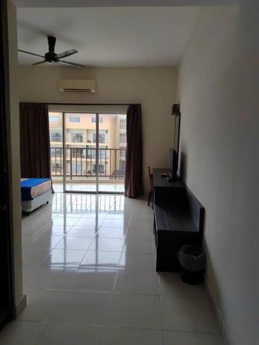 5pax Gold Coast Morib Resort - Banting Sepang KLIA Tanjung Sepat 5pax Gold Coast Morib Resort - Banting Sepang KLIA Tanjung Sepat