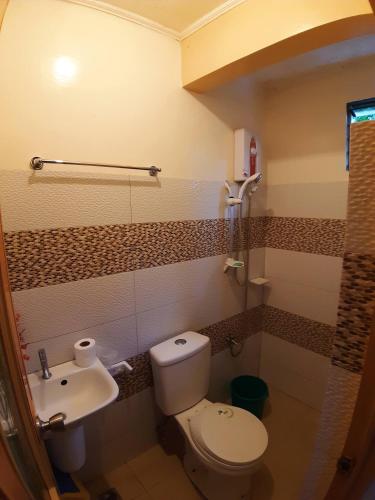 Shower, Horlina’s Homestay in Basco