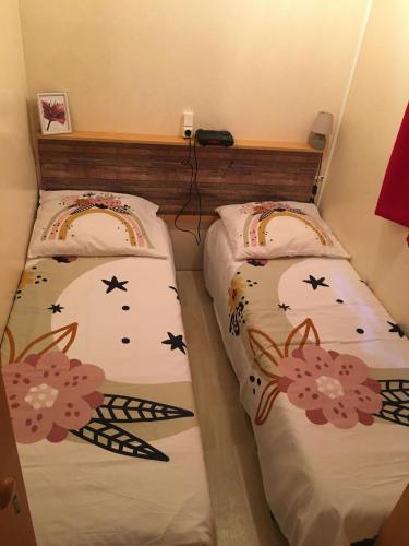 2 bedrooms, 4 beds
