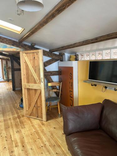 The Boat Shed Hostel - image 9