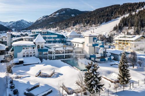Schlosshotel Lacknerhof - Hotel - Flachau