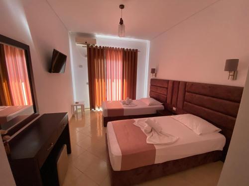 Hotel Fron – Saranda, OR