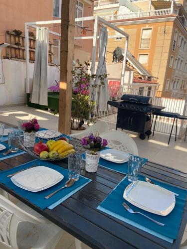  Cheerful five bedroom villa with a hot tub &cinema in 29001 Málaga