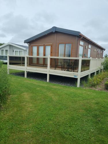 Pemberton Arrondale Lodge, Lakeside View (Haven Lakeland)