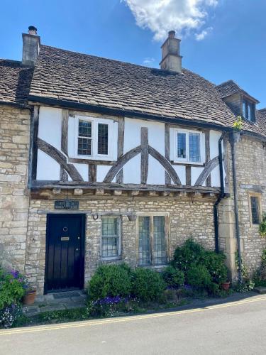 Luxury Cotswolds Cottage optional Hot Tub, Castle Combe