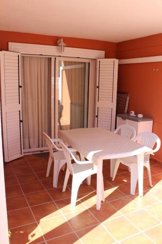  Apto. con gran terraza y acceso directo a piscina. in Denia