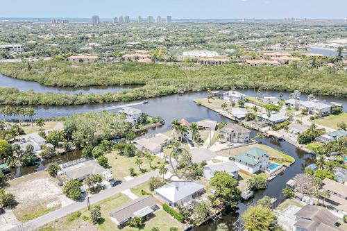 Rock 'N Reel - Riverfront Retreat