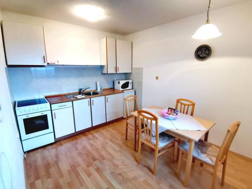 Apartments Špik - image 4