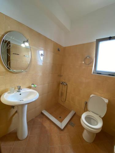 Hotel Fron – Saranda, OR