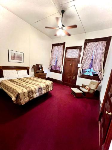 Queen Room with Two Queen Beds Pet Friendly 