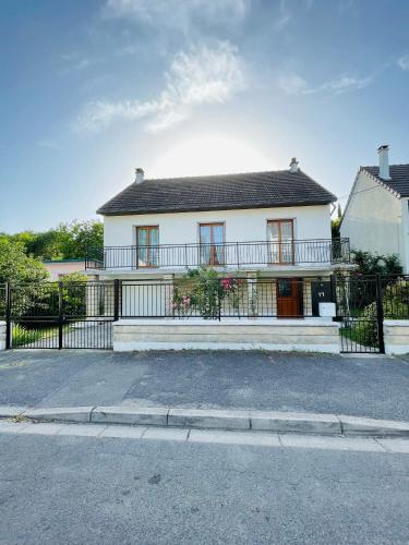 Super maison entre paris et Disney - Location, gîte - Chelles