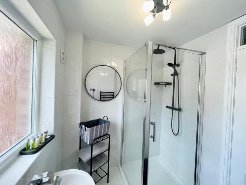 Modern Home, Close to the City Centre with Parking, Birmingham (foto 5)