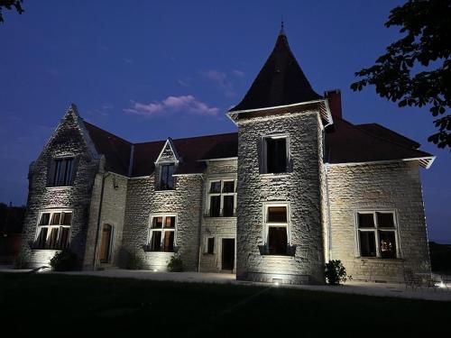 Chambres au Château du Mouillat - Chambre d'hôtes - Saint-Clair-de-la-Tour