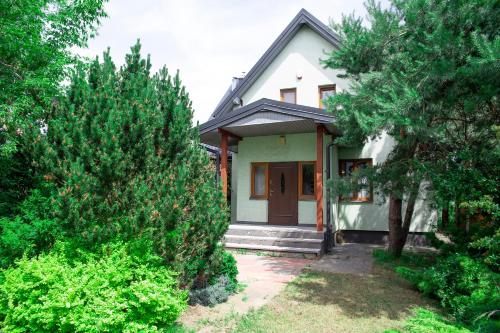 Вхід, Ancoba House in Чоснув