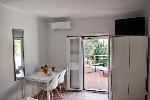 "Spyros" 1-Room Apartment - Simple, cozy, close to the beach