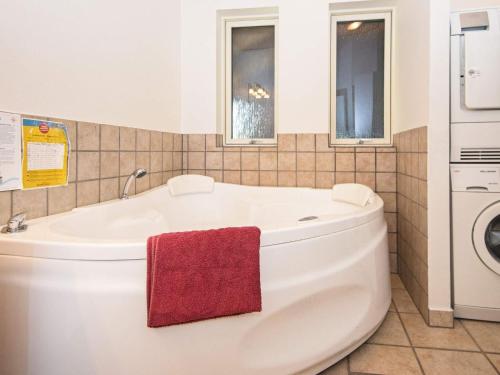  Four-Bedroom Holiday home in Hemmet 7 in Falen