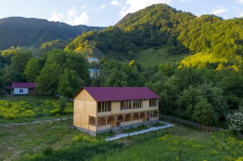 Viesnīcas āriene, Chiora Inn in Glola