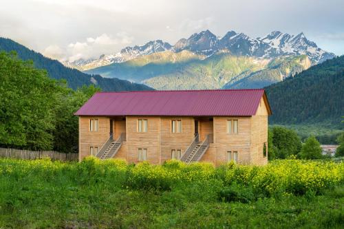 Viesnīcas āriene, Chiora Inn in Glola