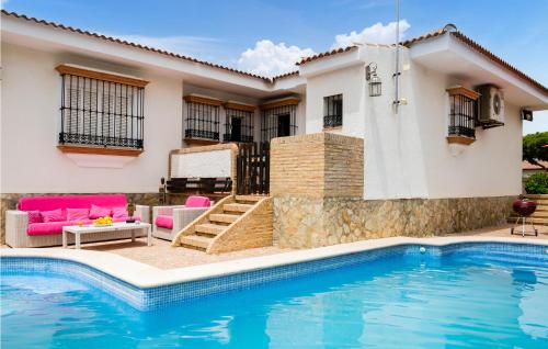 Stunning home in Almonte with Outdoor swimming pool, WiFi and 3 Bedrooms gîte à louer Cruz de Veguita
