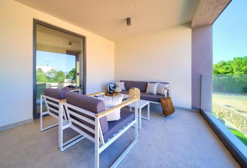 ระเบียง/ชานเรือน, Apartments Sol in ยิวิเซ