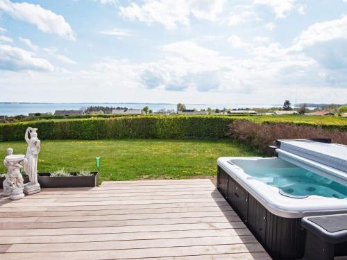 6 person holiday home in R nde