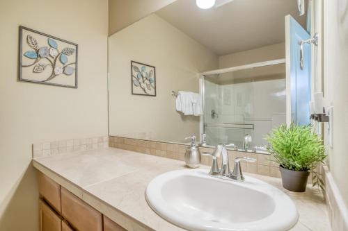 East Bend Beauty - main image