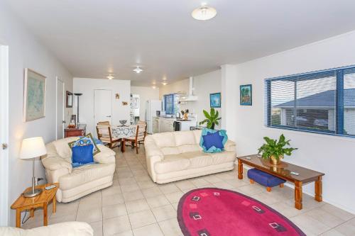 Self Contained Cottage Pukekohe in Tūākau