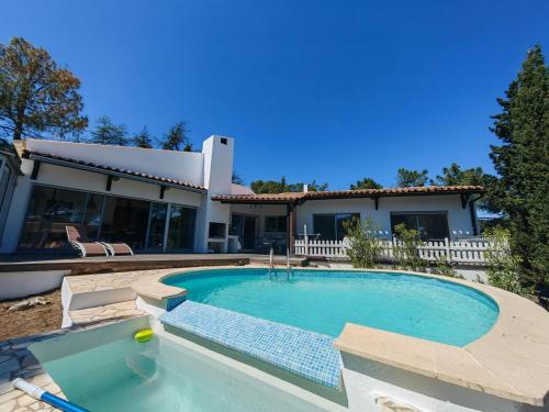 Spacious holiday home in Agde with hot tub gîte à louer Marseillan