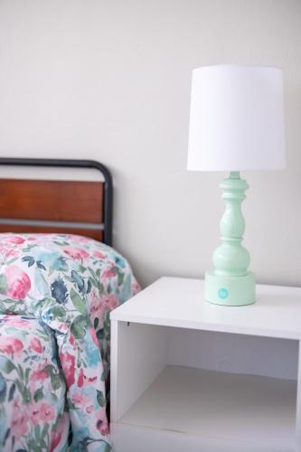 Georgetown Villas 3-2c Close to Cleveland Airport and Fairview Hospital ideal for long stays! in Fairview Park, USA