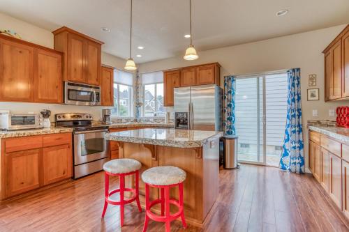 With Salt, Please - Meredith Lodging - Pacific City, OR