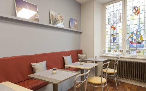 Restaurant, Logis Hotel Duquesne in Nantes