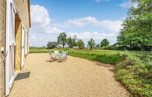Градина, Lovely Home In Oyé With Kitchen (Lovely Home In Oye With Kitchen) in Amanzé