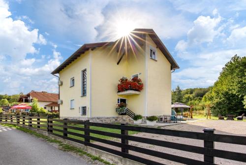 Selak Apartments