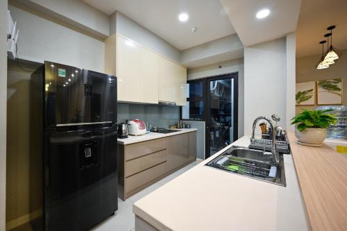 Estella Heights Saigon City View 2BR Apartment & Pool, Ho Chi Minh City