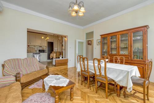 Apartment Viking Rovinj with Sea View - image 6