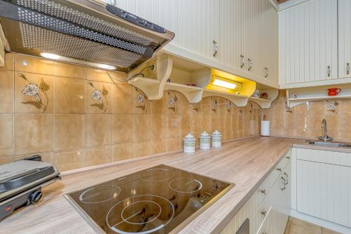 Apartment Viking Rovinj with Sea View - image 2