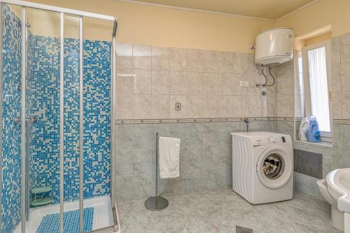 Apartment Viking Rovinj with Sea View - image 8