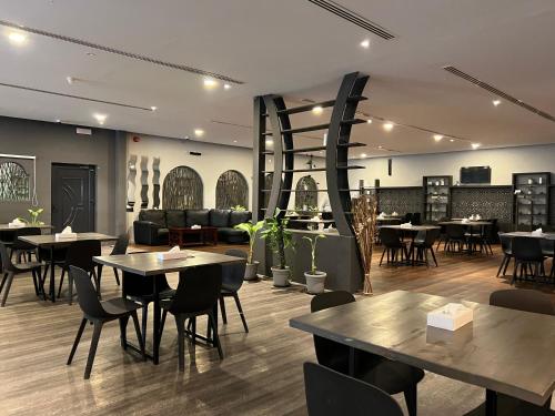 Étterem, Mutrah Hotel near Omani-French Múzeum