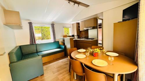 Camping Country Park Touquin - Site Officiel - Next to Disneyland Paris in Touquin