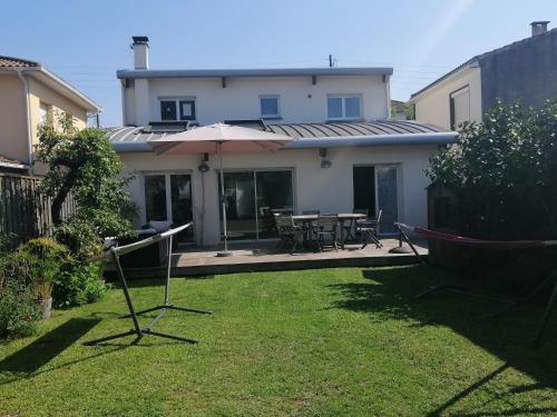 Villa-espace-confort-lumière-calme pkg-tram gîte à louer Mérignac