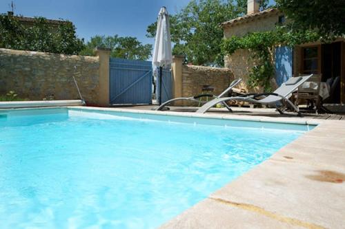 Maison de plain pied pour 4 pers piscine Lussan