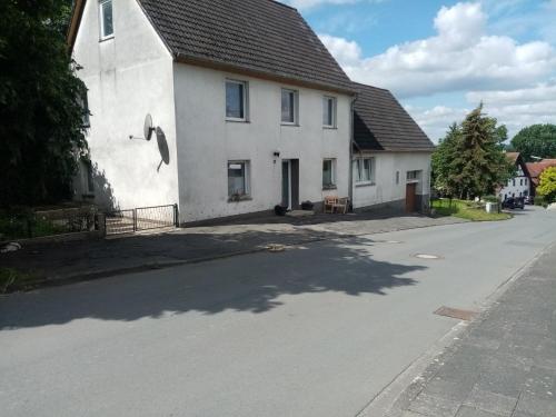 Gästehaus Am Hilkenberg OG - Apartment - Husen