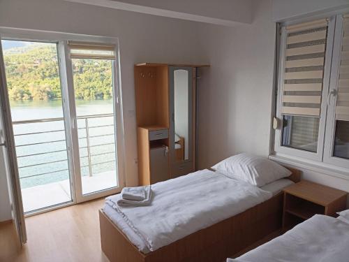 S&R Lake View Hostel S&R Lake View Hostel