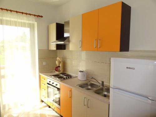 Apartments Mišon (Apartments Mison) in Vinez