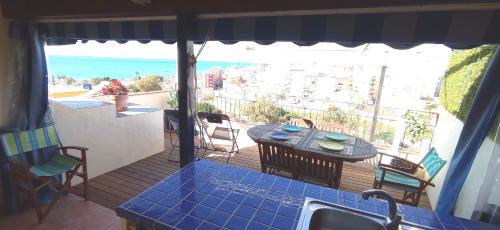Apartamento Calypso, exclusivo, comodo, recien reformado, terraza con estupendas vistas y grill, todo cercano y la playa andando