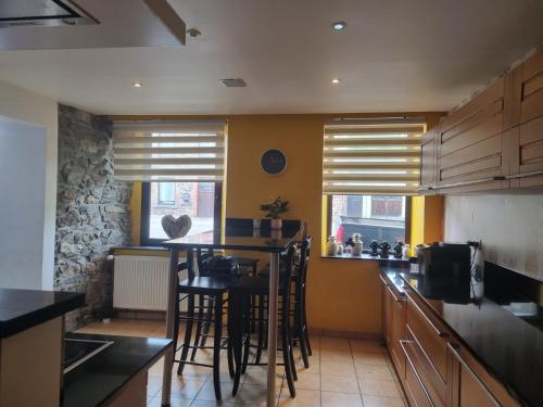 Sur l'ancien circuit gîte à louer Cheneux