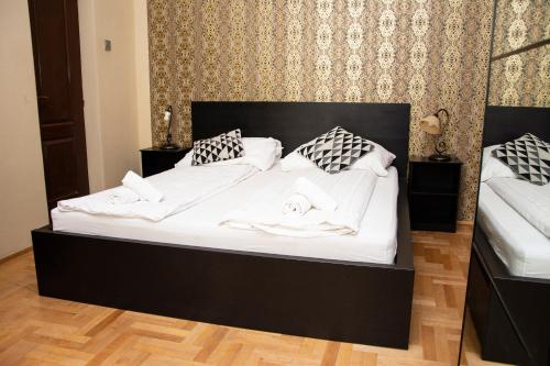 Andrássy Chic Apartment - image 3