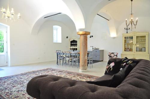 Hotelli välisilme, Nemespécsely Udvarház (Nemespecsely Udvarhaz) in Pecsely
