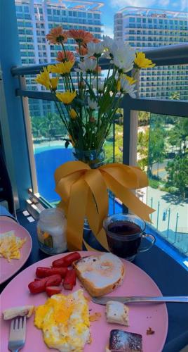 Food and beverages, Azure Urban Resort in Manila